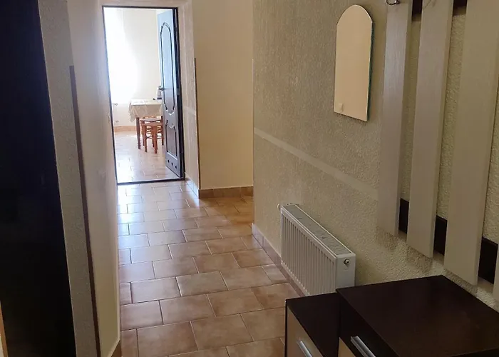 Doba - центр 2 кім 2 міс завжди тепла ! Apartman Munkács